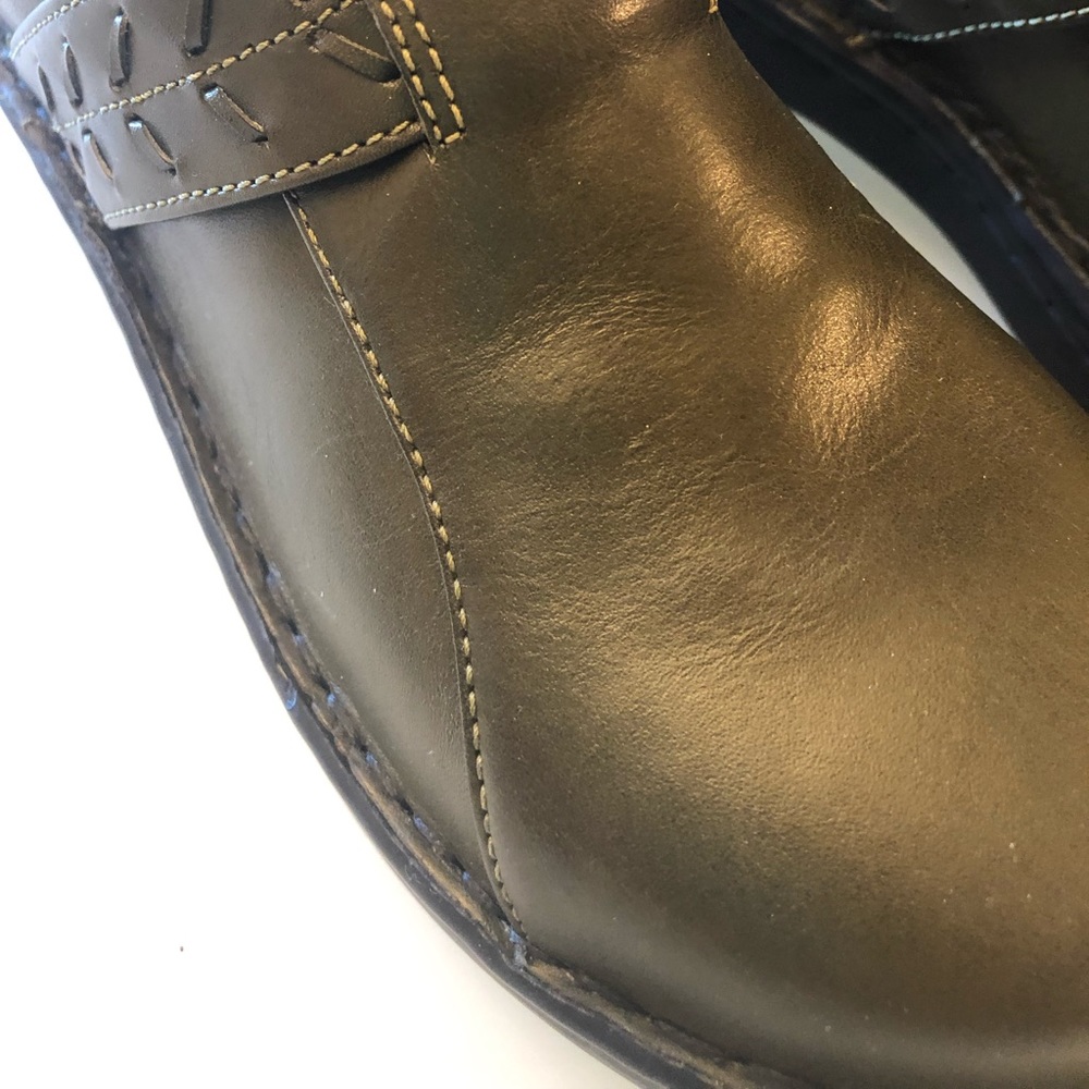 Clark's shoes NWT Persian Sage 7M leather